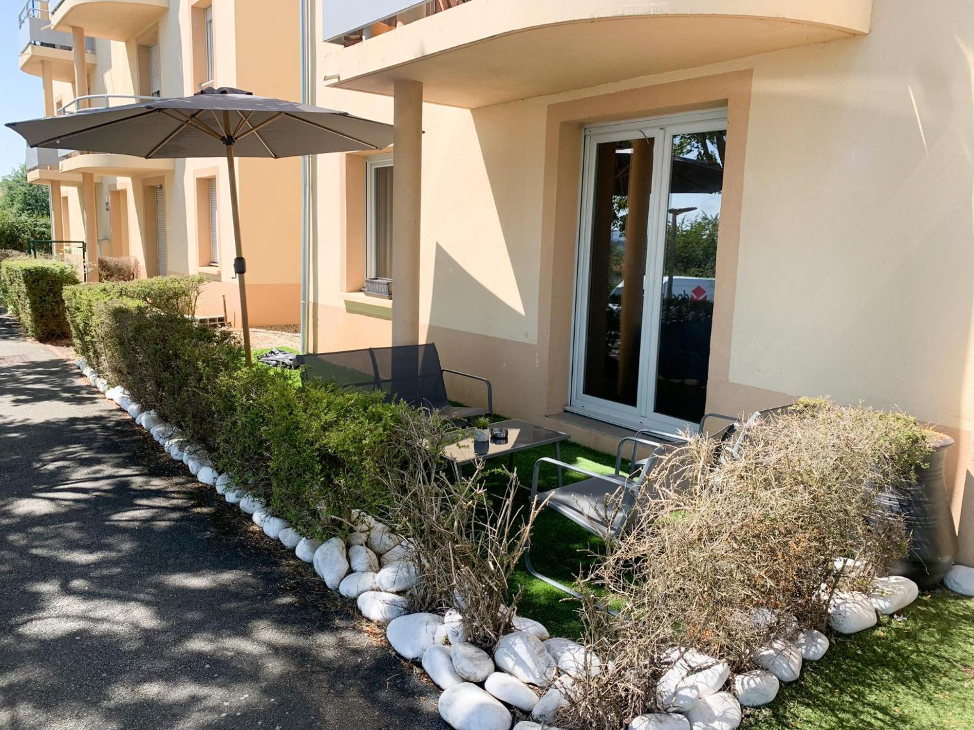 Appartement Les Hauts Du Beaujolais Limas ภายนอก รูปภาพ